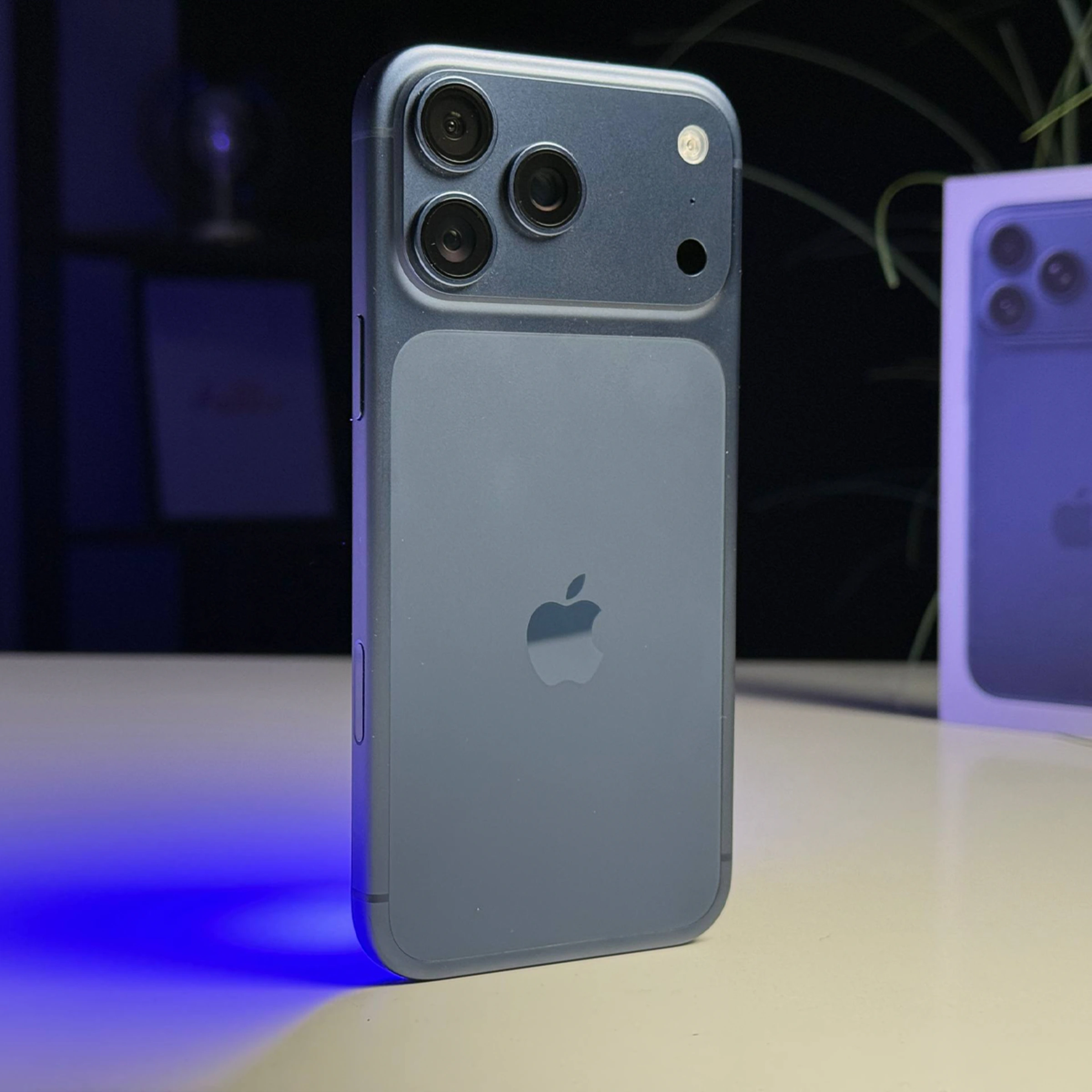 OPEN BOX Apple iPhone 17 Pro Max 256GB Deep Blue (MFYP4) - Стан: ідеальний | Акумулятор: 100% | Комплектація: повний | Гарантія: 3 міс.