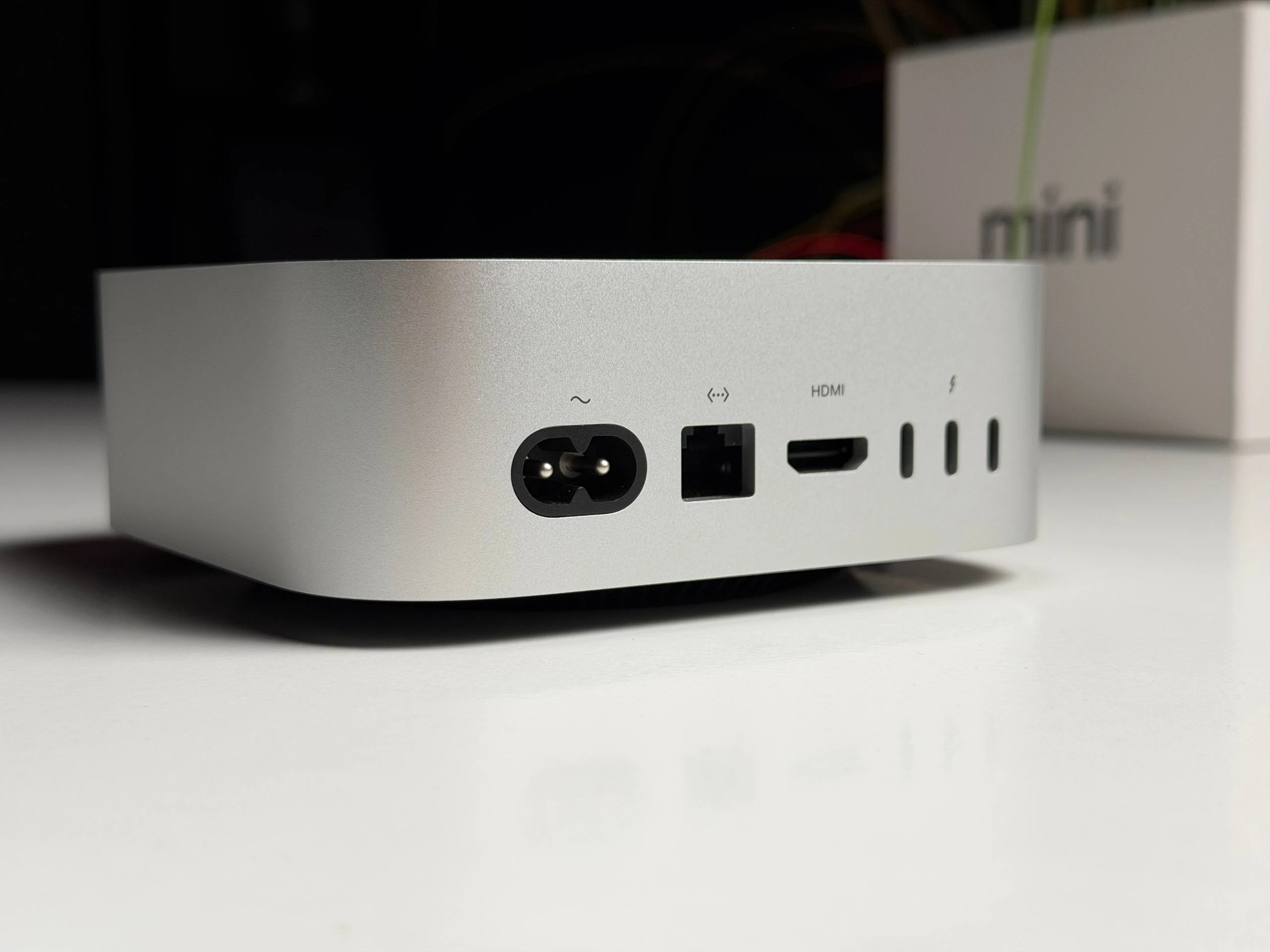 ВІТРИННИЙ Apple Mac Mini M4 Pro/12CPU/16GPU/24GB/512GB 2024 (MCX44) - Стан: ідеальний | Комплектація: повний | Гарантія: 3 міс.