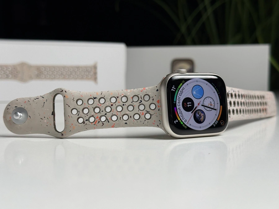 ВЖИВАНИЙ Б/У Apple Watch Series 9 GPS 45mm Starlight Aluminum Case with Desert Stone Nike Sport Band - M/L (MR973) - Состояние: хороший | Аккумулятор: 100% | Комплектация: полный | Гарантия: 3 мес.