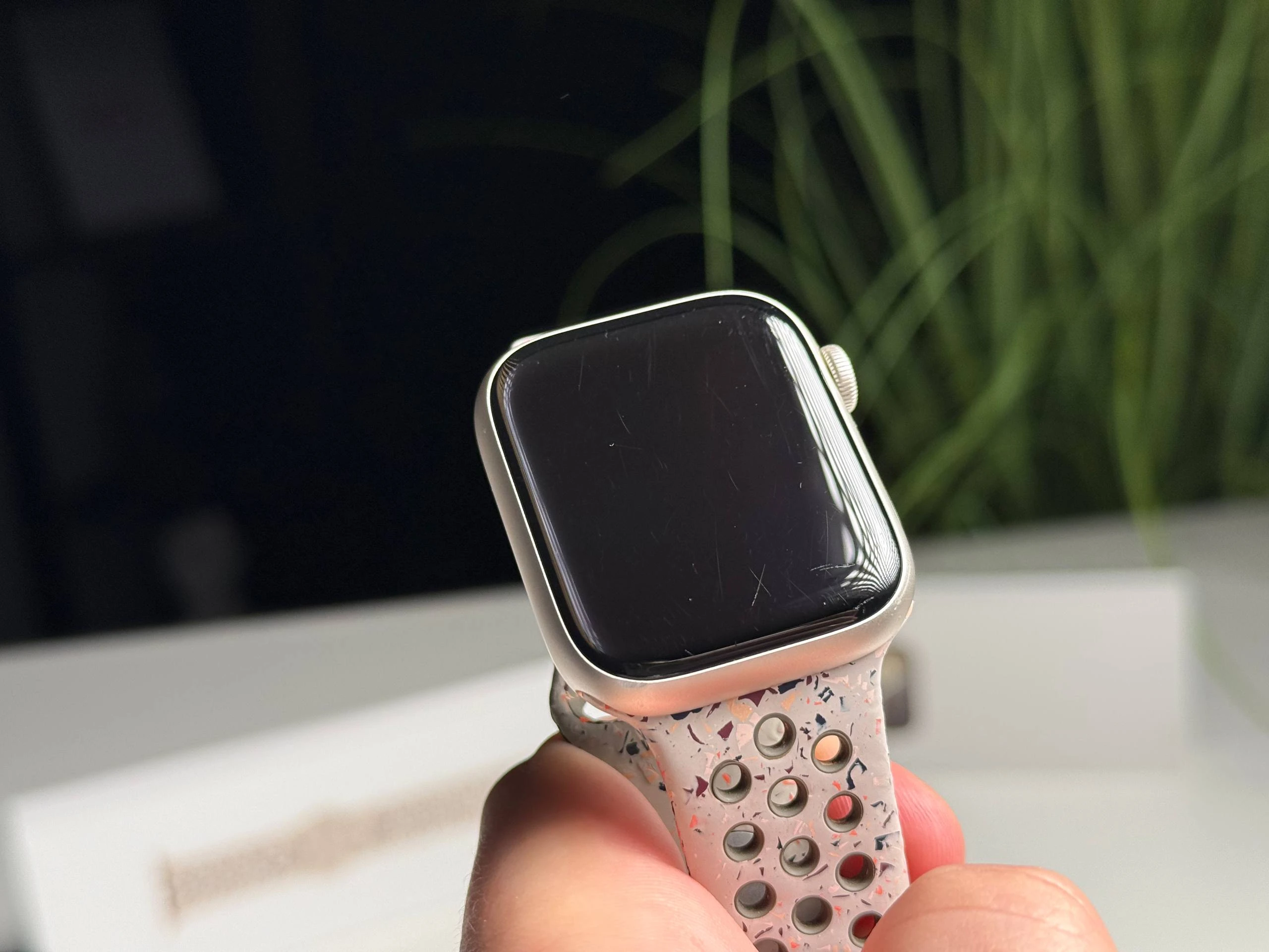 ВЖИВАНИЙ Б/У Apple Watch Series 9 GPS 45mm Starlight Aluminum Case with Desert Stone Nike Sport Band - M/L (MR973) - Стан: гарний | Акумулятор: 100% | Комплектація: повний | Гарантія: 3 міс.