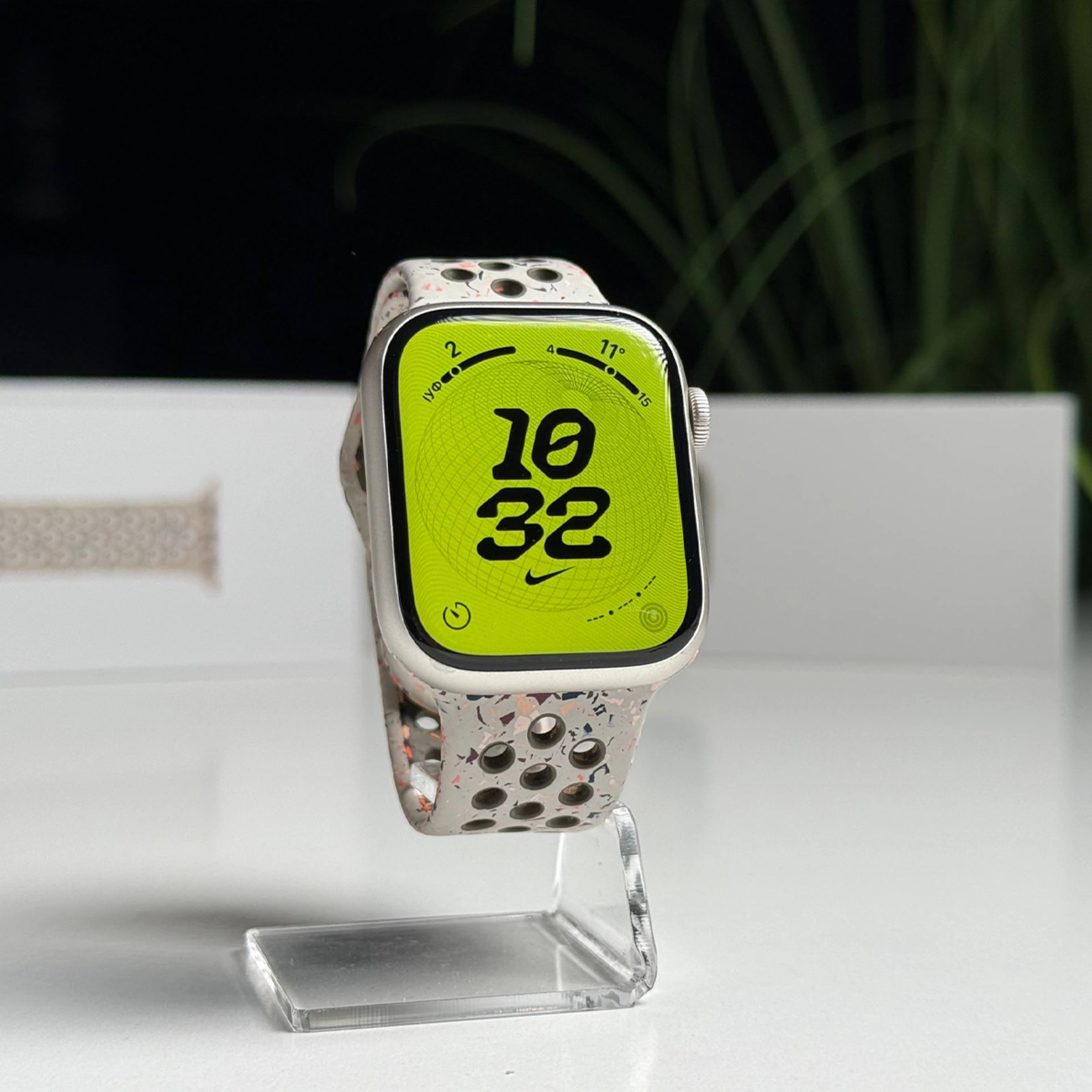 ВЖИВАНИЙ Б/У Apple Watch Series 9 GPS 45mm Starlight Aluminum Case with Desert Stone Nike Sport Band - M/L (MR973) - Стан: гарний | Акумулятор: 100% | Комплектація: повний | Гарантія: 3 міс.