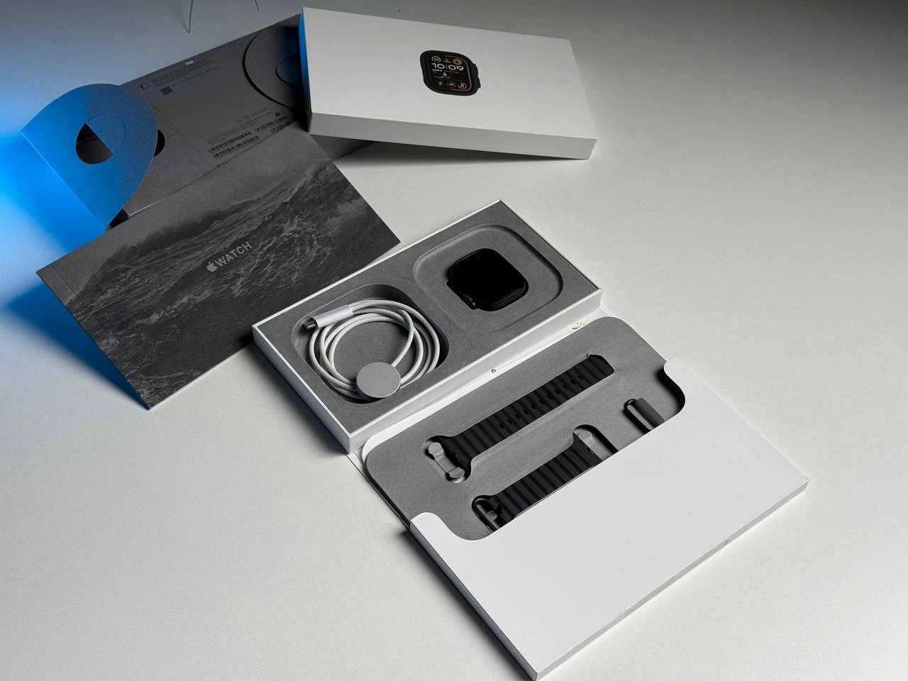 ВЖИВАНИЙ Б/У Apple Watch Ultra 2 2024 GPS + Cellular 49mm Black Titanium Case with Black Ocean Band (MX4P3) - Стан: гарний | Акумулятор: 100% | Комплектація: повний | Гарантія: 3 міс.