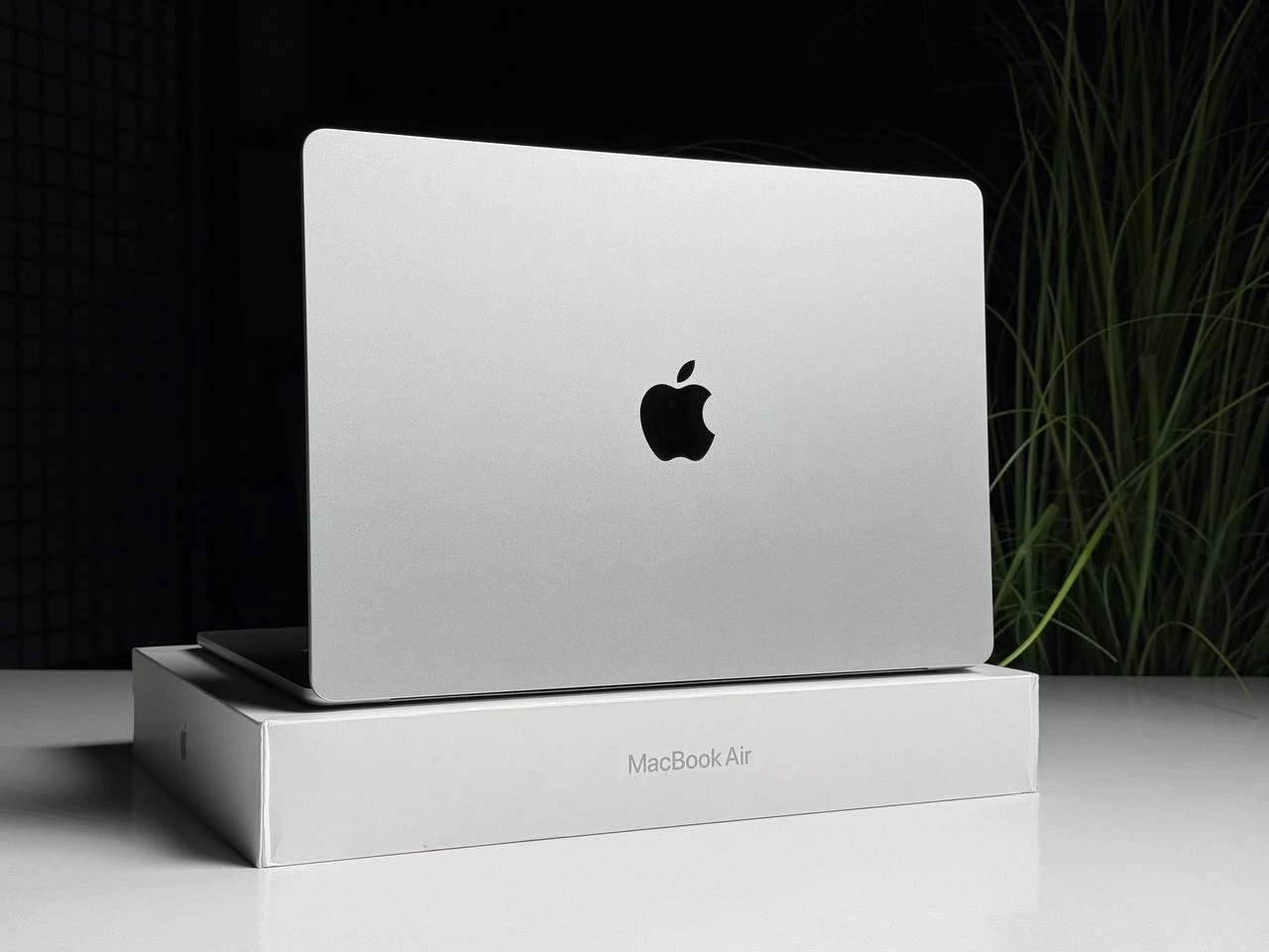 ВІТРИННИЙ MacBook Air 15" 2025 M4/10CPU/10GPU/32GB/1TB Silver (Z1DB000G6) - Стан: ідеальний | Акумулятор: 100% | Комплектація: повний | Гарантія: 3 міс.