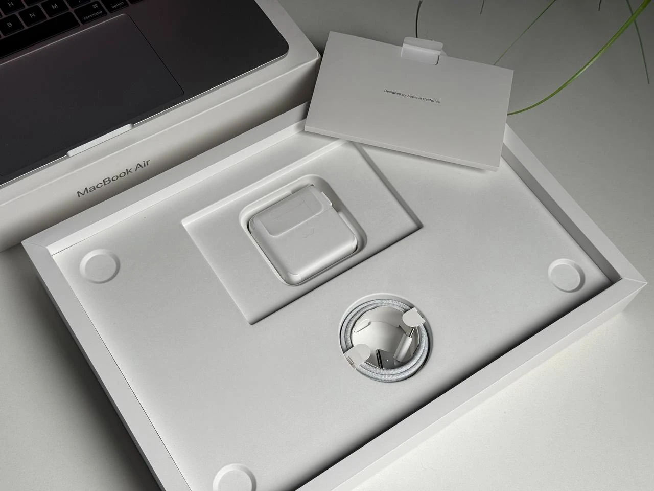 ВІТРИННИЙ MacBook Air 15" 2025 M4/10CPU/10GPU/32GB/1TB Silver (Z1DB000G6) - Стан: ідеальний | Акумулятор: 100% | Комплектація: повний | Гарантія: 3 міс.