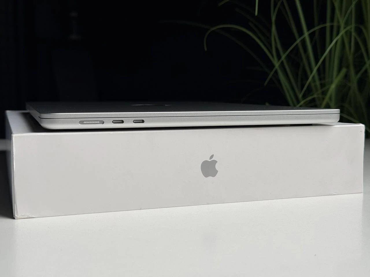 ВІТРИННИЙ MacBook Air 15" 2025 M4/10CPU/10GPU/32GB/1TB Silver (Z1DB000G6) - Стан: ідеальний | Акумулятор: 100% | Комплектація: повний | Гарантія: 3 міс.