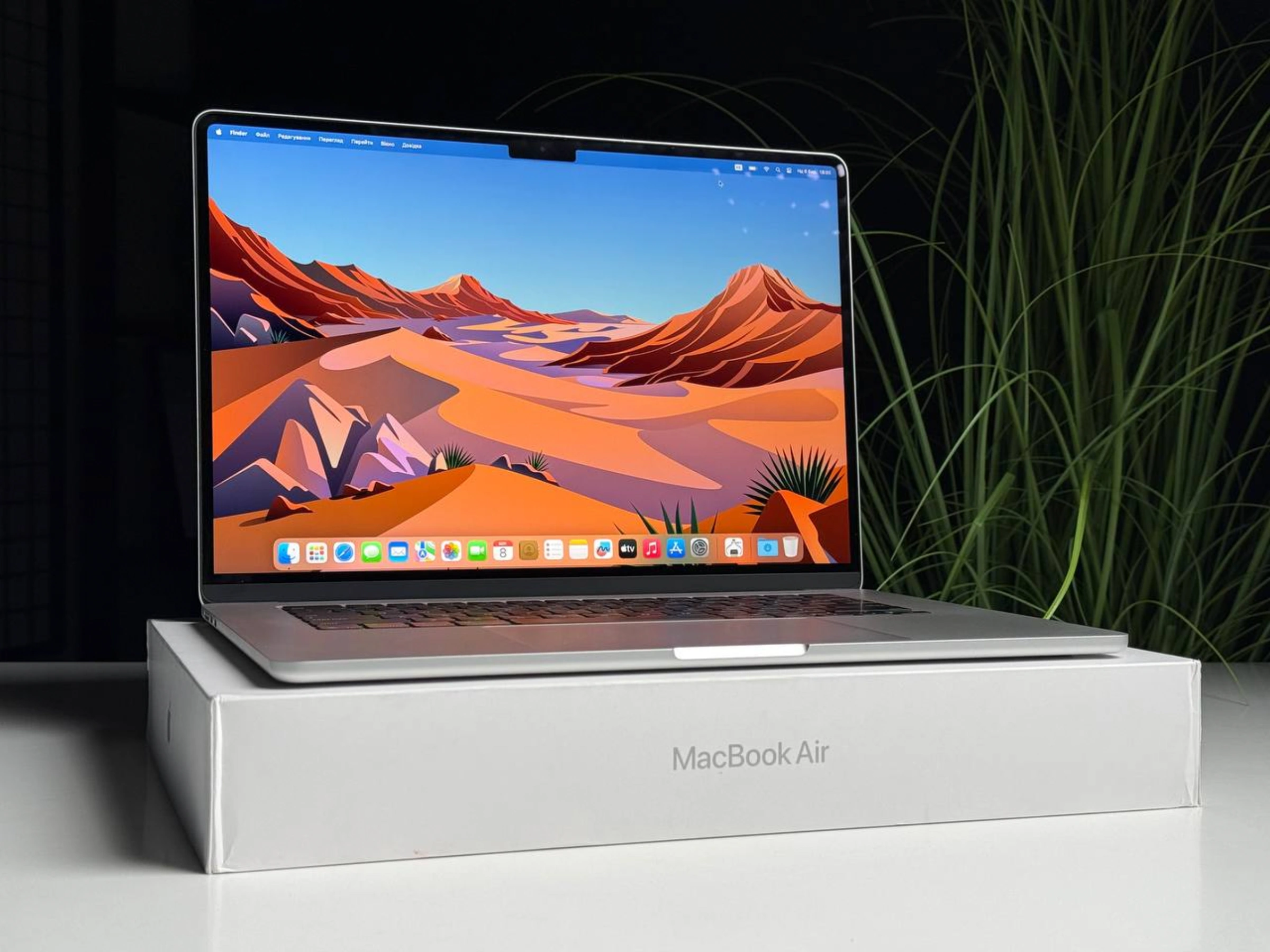 ВІТРИННИЙ MacBook Air 15" 2025 M4/10CPU/10GPU/32GB/1TB Silver (Z1DB000G6) - Стан: ідеальний | Акумулятор: 100% | Комплектація: повний | Гарантія: 3 міс.