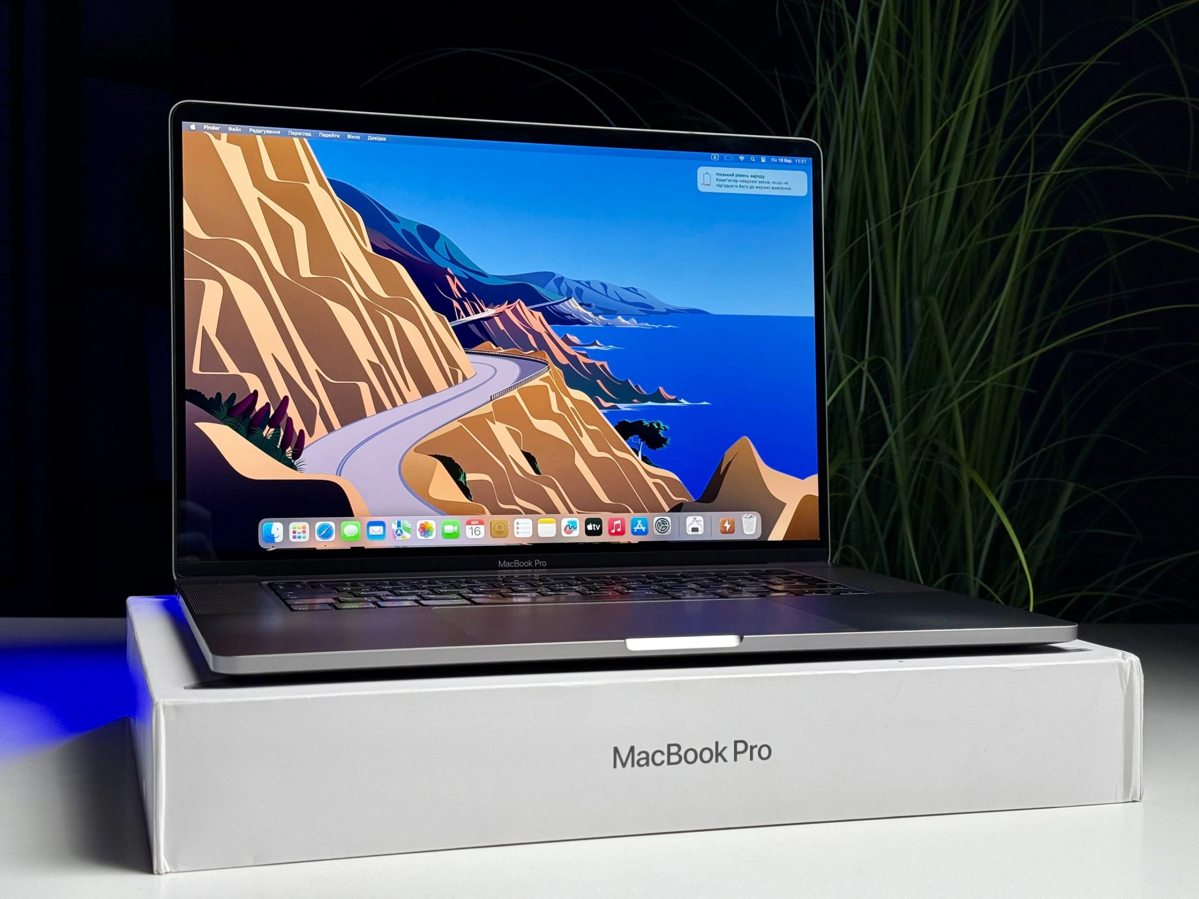 ВЖИВАНИЙ Б/У MacBook Pro 16" Space Gray (Z0XZ00804) 2019 - Стан: гарний | Акумулятор: 82% | Комплектація: повний | Гарантія: 3 міс.