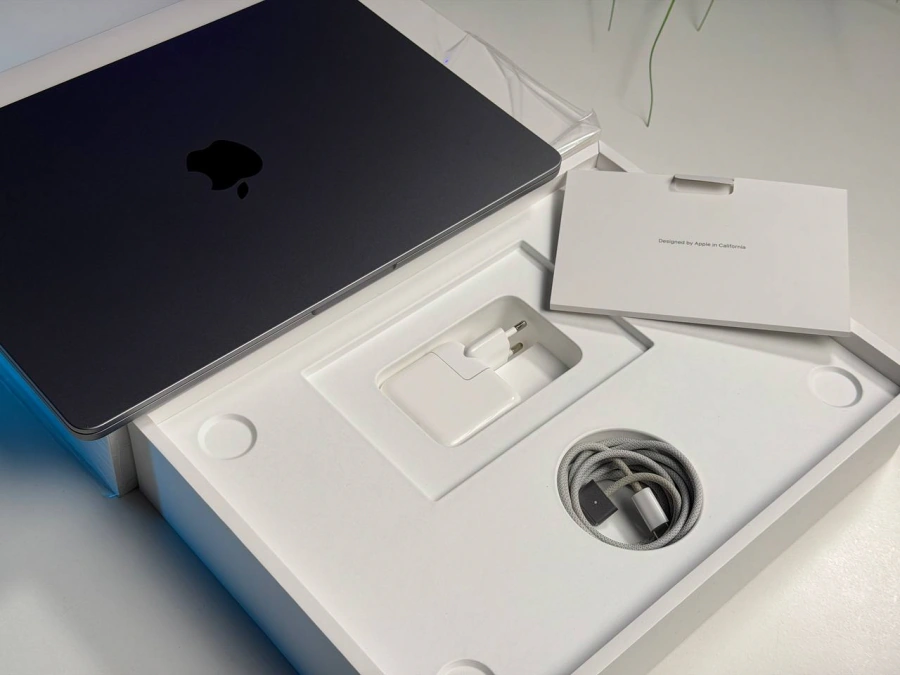 ВЖИВАНИЙ Б/У MDM❗️ MacBook Air 13.6" Space Gray 2022 (MLXX3) (Корпоративная версия⚠️) - Состояние: хороший | Аккумулятор: 93% | Комплектация: полный | Гарантия: 3 мес.