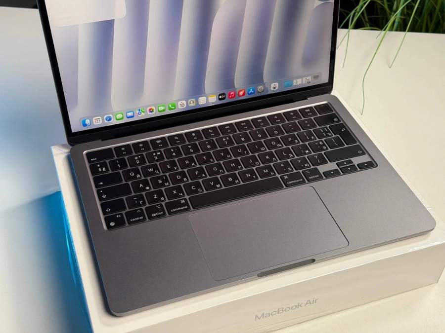 ВЖИВАНИЙ Б/У MDM❗️ MacBook Air 13.6" Space Gray 2022 (MLXX3) (Корпоративная версия⚠️) - Состояние: хороший | Аккумулятор: 93% | Комплектация: полный | Гарантия: 3 мес.