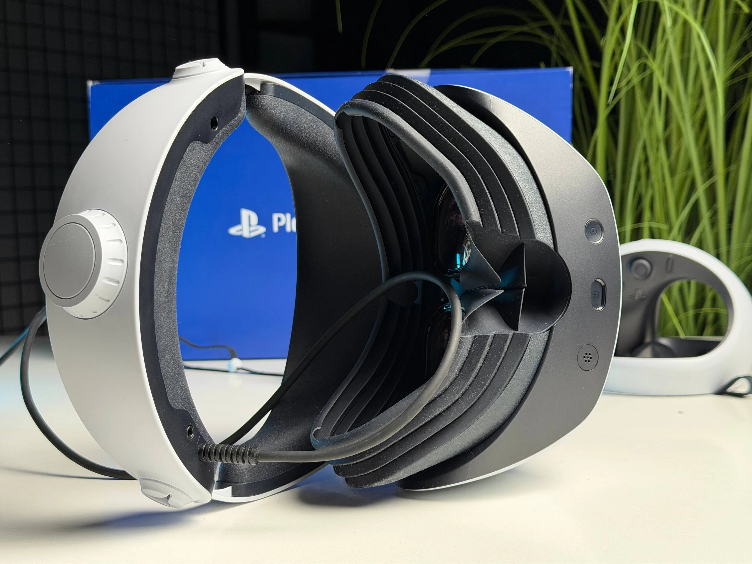 ВИТРИННЫЕ Очки виртуальной реальности Sony PlayStation VR2 (9454298) - Состояние: хороший | Комплектация: полный | Гарантия: 3 мес.