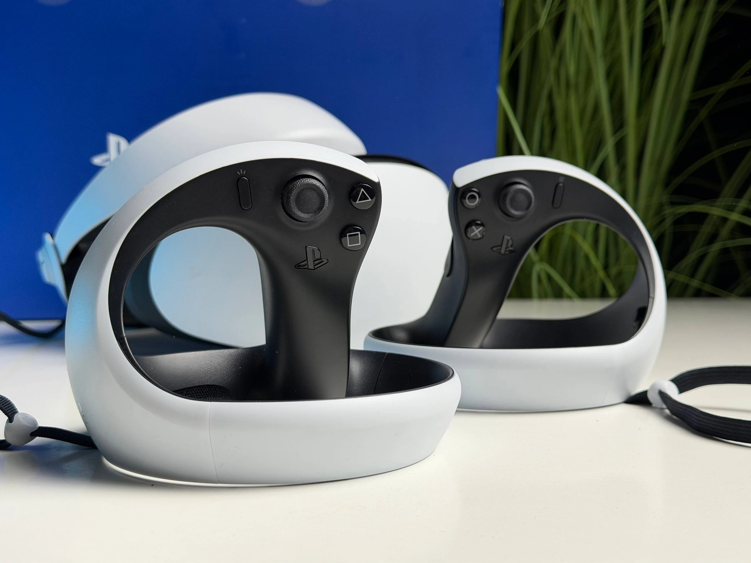 ВИТРИННЫЕ Очки виртуальной реальности Sony PlayStation VR2 (9454298) - Состояние: хороший | Комплектация: полный | Гарантия: 3 мес.