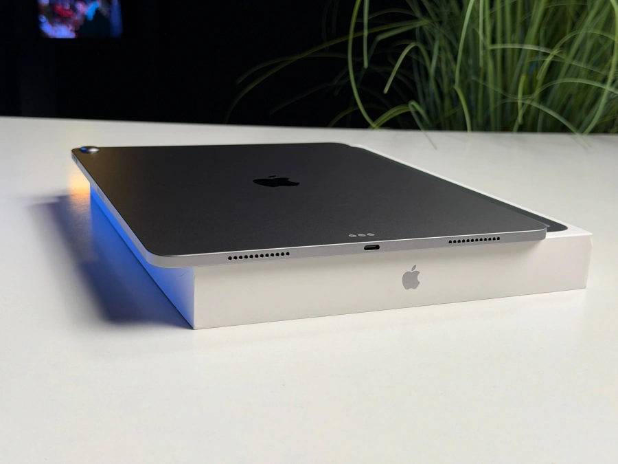 ВІТРИННИЙ Планшет Apple iPad Air 13'' M3 2025 Wi-Fi 256GB Space Gray (MCNN4) - Стан: ідеальний | Акумулятор: 100% | Комплектація: повний + чохол | Гарантія: 3 міс.