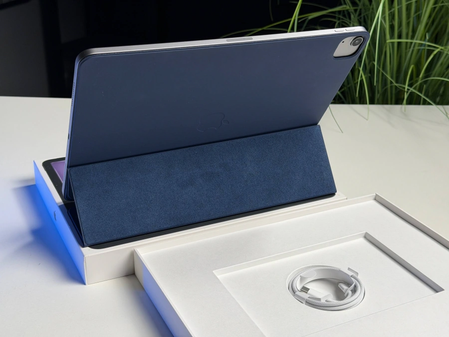 ВІТРИННИЙ Планшет Apple iPad Air 13'' M3 2025 Wi-Fi 256GB Space Gray (MCNN4) - Стан: ідеальний | Акумулятор: 100% | Комплектація: повний + чохол | Гарантія: 3 міс.