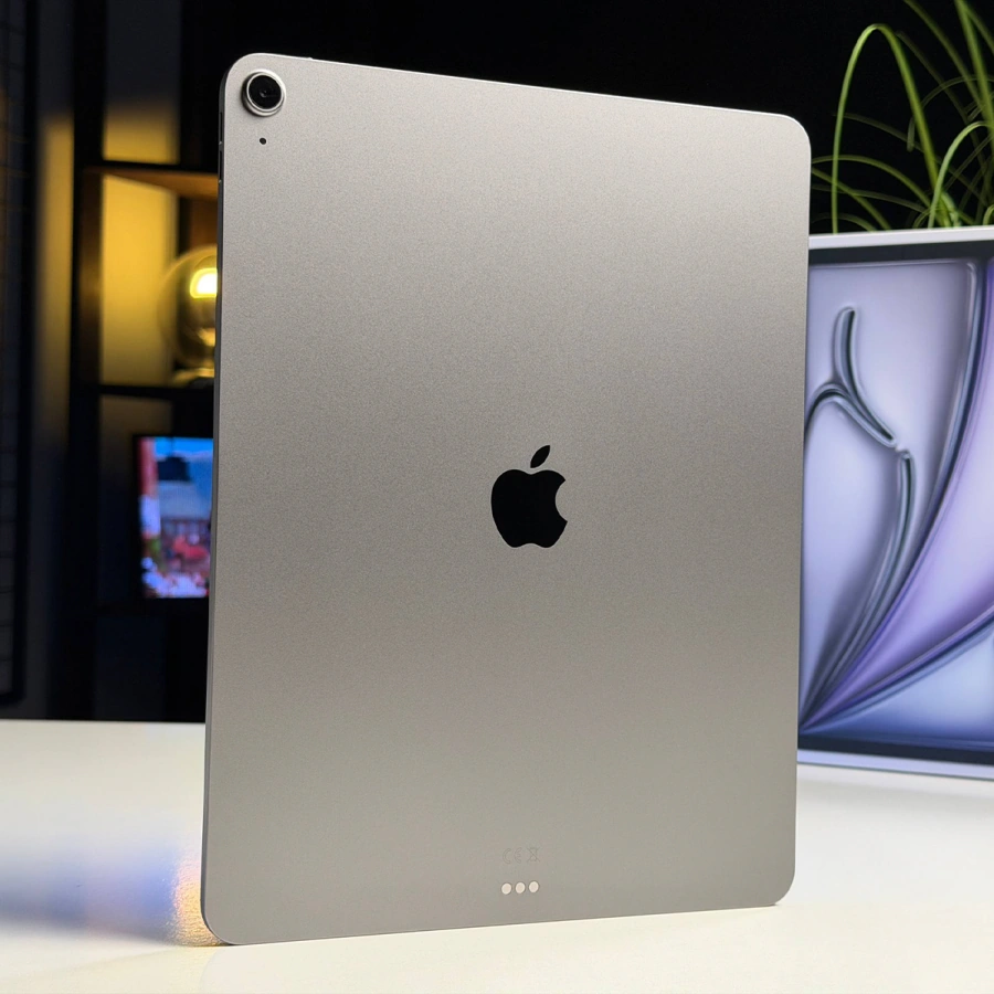 ВІТРИННИЙ Планшет Apple iPad Air 13'' M3 2025 Wi-Fi 256GB Space Gray (MCNN4) - Стан: ідеальний | Акумулятор: 100% | Комплектація: повний + чохол | Гарантія: 3 міс.