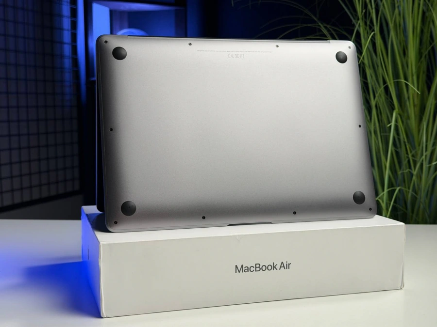 ВЖИВАНИЙ Б/У MDM MacBook Air 13" Space Gray 2020 (Z125000DL) US English - Состояние: хороший | Аккумулятор: 82% | Комплектация: полный | Гарантия: 3 мес.