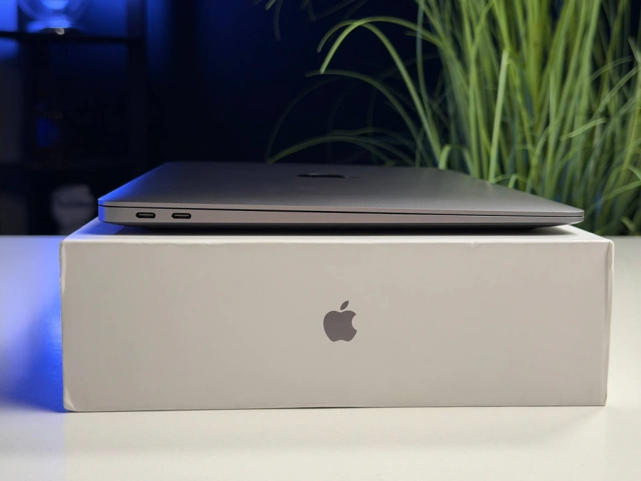 ВЖИВАНИЙ Б/У MDM MacBook Air 13" Space Gray 2020 (Z125000DL) US English - Состояние: хороший | Аккумулятор: 82% | Комплектация: полный | Гарантия: 3 мес.