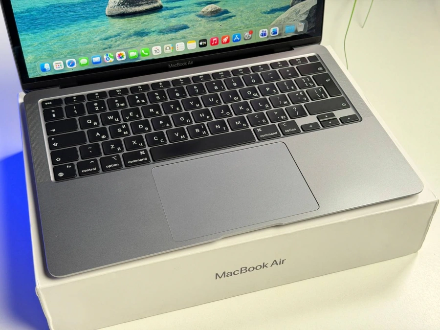 ВЖИВАНИЙ Б/У MDM MacBook Air 13" Space Gray 2020 (Z125000DL) US English - Состояние: хороший | Аккумулятор: 82% | Комплектация: полный | Гарантия: 3 мес.