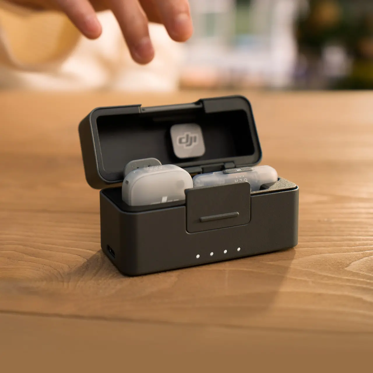 Мікрофонна система DJI Mic Mini 2 [1 TX + 1 Mobile RX + Charging Case] (CP.RN.00000533.01)