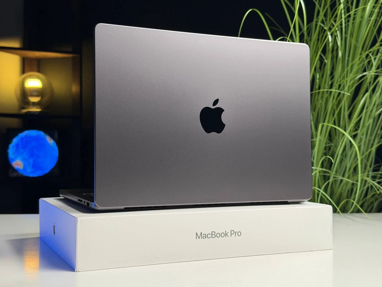 NEW УЦЕНКА Apple MacBook Pro 14" M5/10CPU/10GPU/24GB/512GB Space Black 2025 (Z1KH000BZ) - Состояние: хорошее | Аккумулятор: 100% | Комплектация: полный | Гарантия: 3 мес.