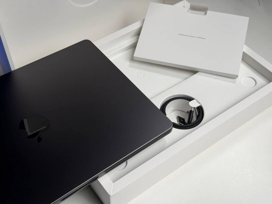 NEW УЦЕНКА Apple MacBook Pro 14" M5/10CPU/10GPU/24GB/512GB Space Black 2025 (Z1KH000BZ) - Состояние: хорошее | Аккумулятор: 100% | Комплектация: полный | Гарантия: 3 мес.