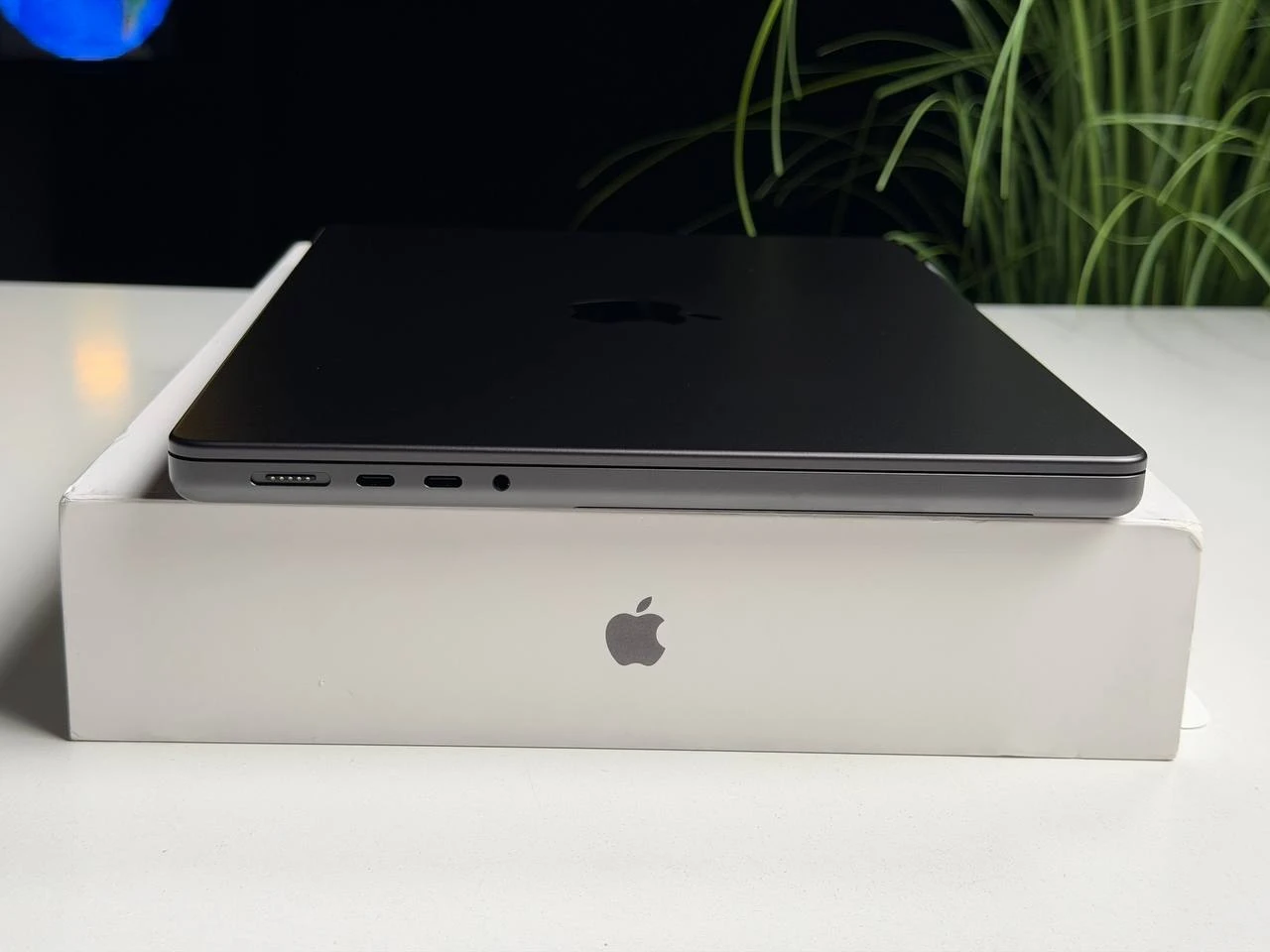 NEW УЦЕНКА Apple MacBook Pro 14" M5/10CPU/10GPU/24GB/512GB Space Black 2025 (Z1KH000BZ) - Состояние: хорошее | Аккумулятор: 100% | Комплектация: полный | Гарантия: 3 мес.