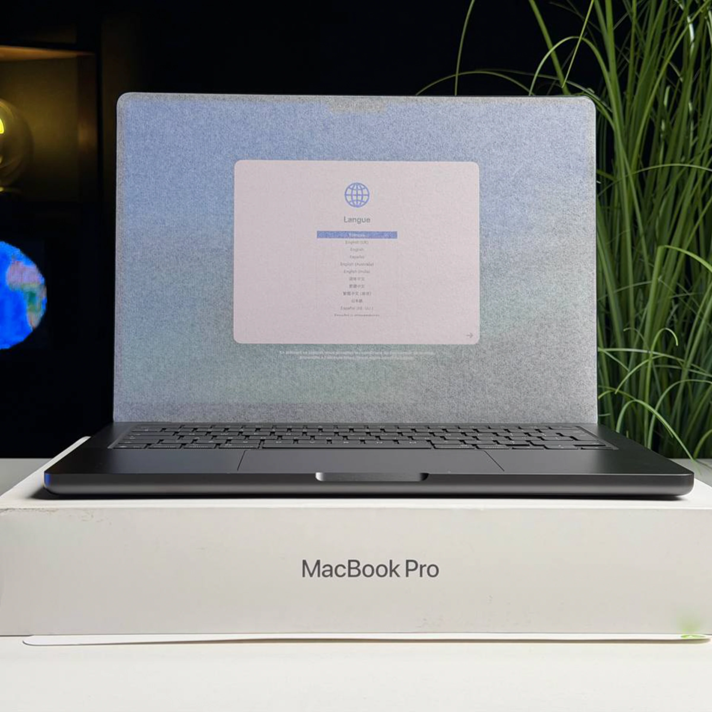 NEW УЦЕНКА Apple MacBook Pro 14" M5/10CPU/10GPU/24GB/512GB Space Black 2025 (Z1KH000BZ) - Состояние: хорошее | Аккумулятор: 100% | Комплектация: полный | Гарантия: 3 мес.