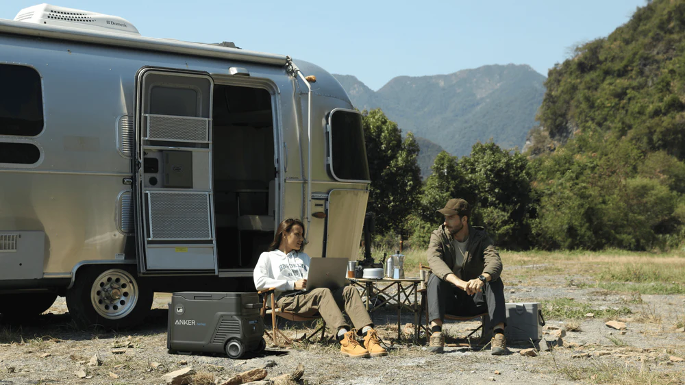 Портативный холодильник Anker SOLIX EverFrost Powered Cooler 40L (A17A13M2)