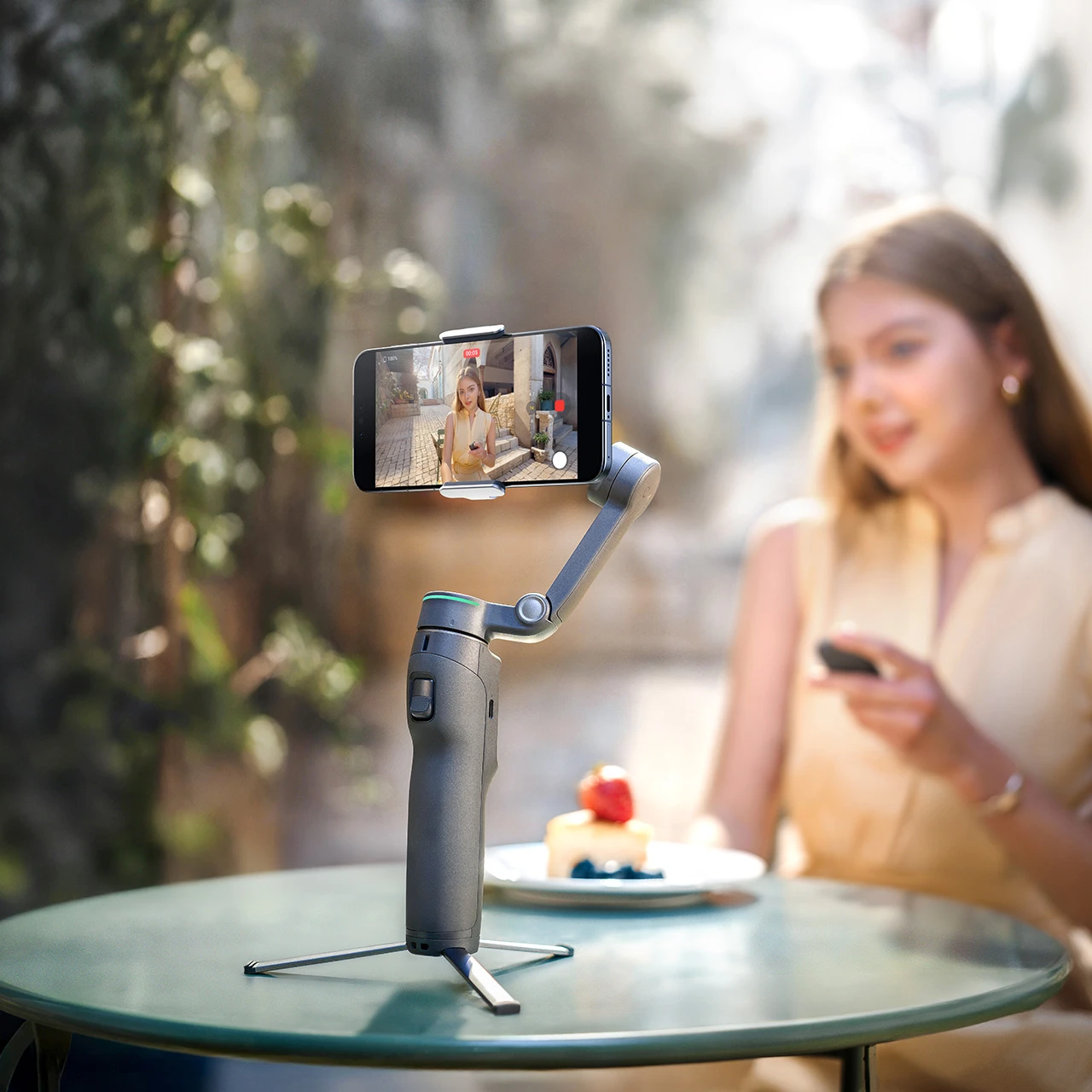 Стабилизатор для смартфонов DJI Osmo Mobile 8P Advanced Tracking Combo