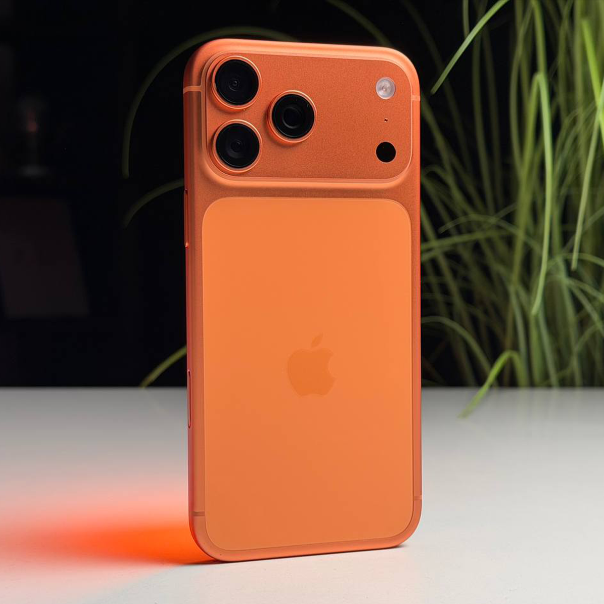 ВІТРИННИЙ Apple iPhone 17 Pro Max 2TB eSim Cosmic Orange (MFXT4, MFYK4) - Стан: гарний | Акумулятор: 100% | Комплектація: iPhone, кабель | Гарантія: 3 міс.