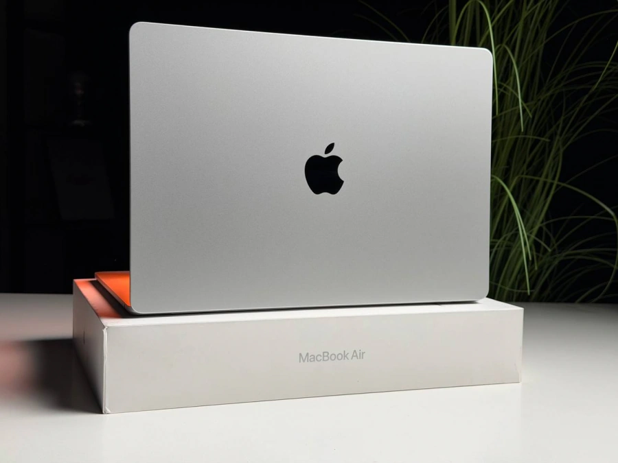 ВІТРИННИЙ MacBook Air 15" M2/8GB/512GB Silver 2023 (MQKT3) - Стан: гарний | Акумулятор: 100% | Комплектація: повний | Гарантія: 3 міс.