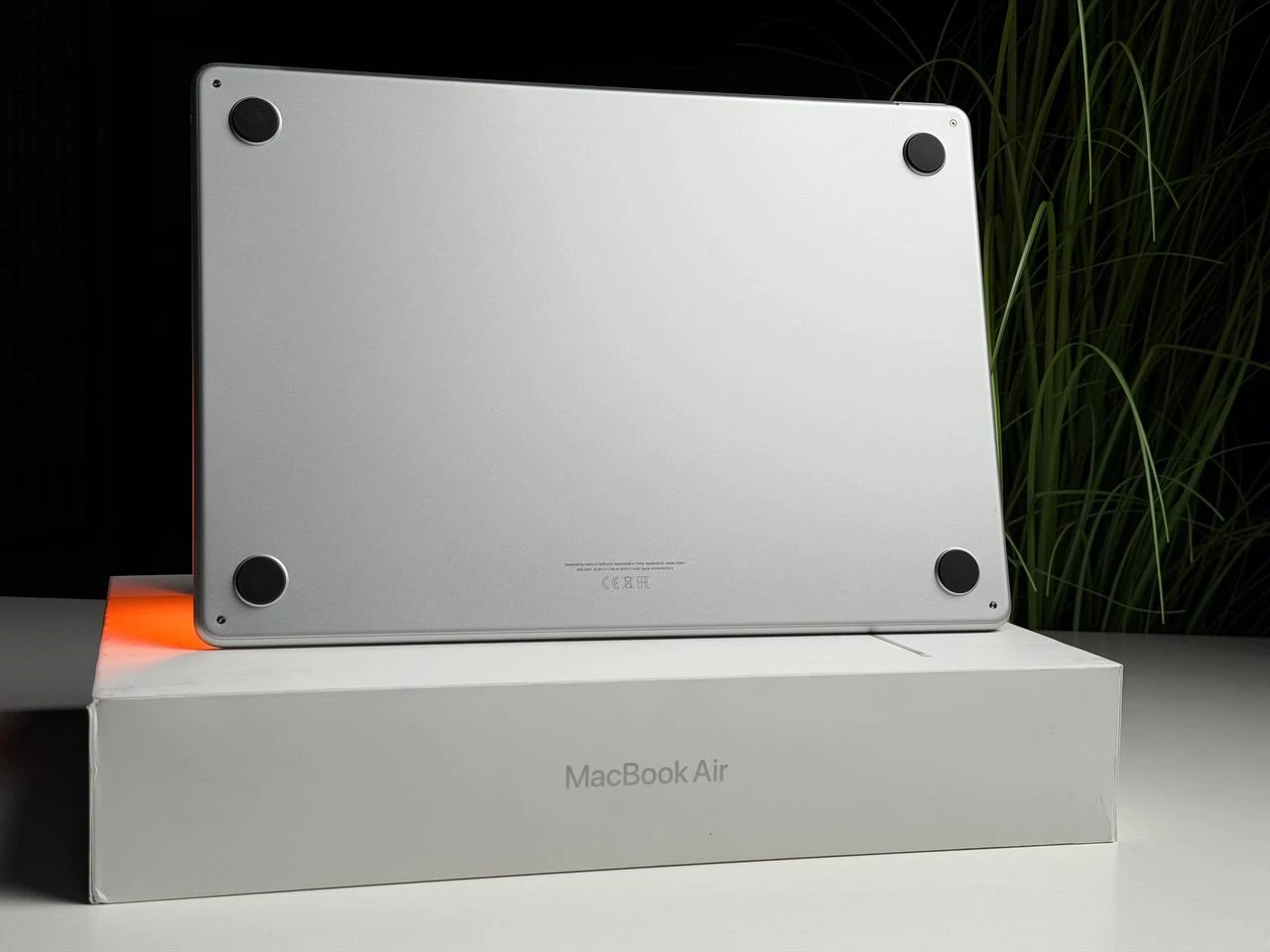 ВІТРИННИЙ MacBook Air 15" M2/8GB/512GB Silver 2023 (MQKT3) - Стан: гарний | Акумулятор: 100% | Комплектація: повний | Гарантія: 3 міс.