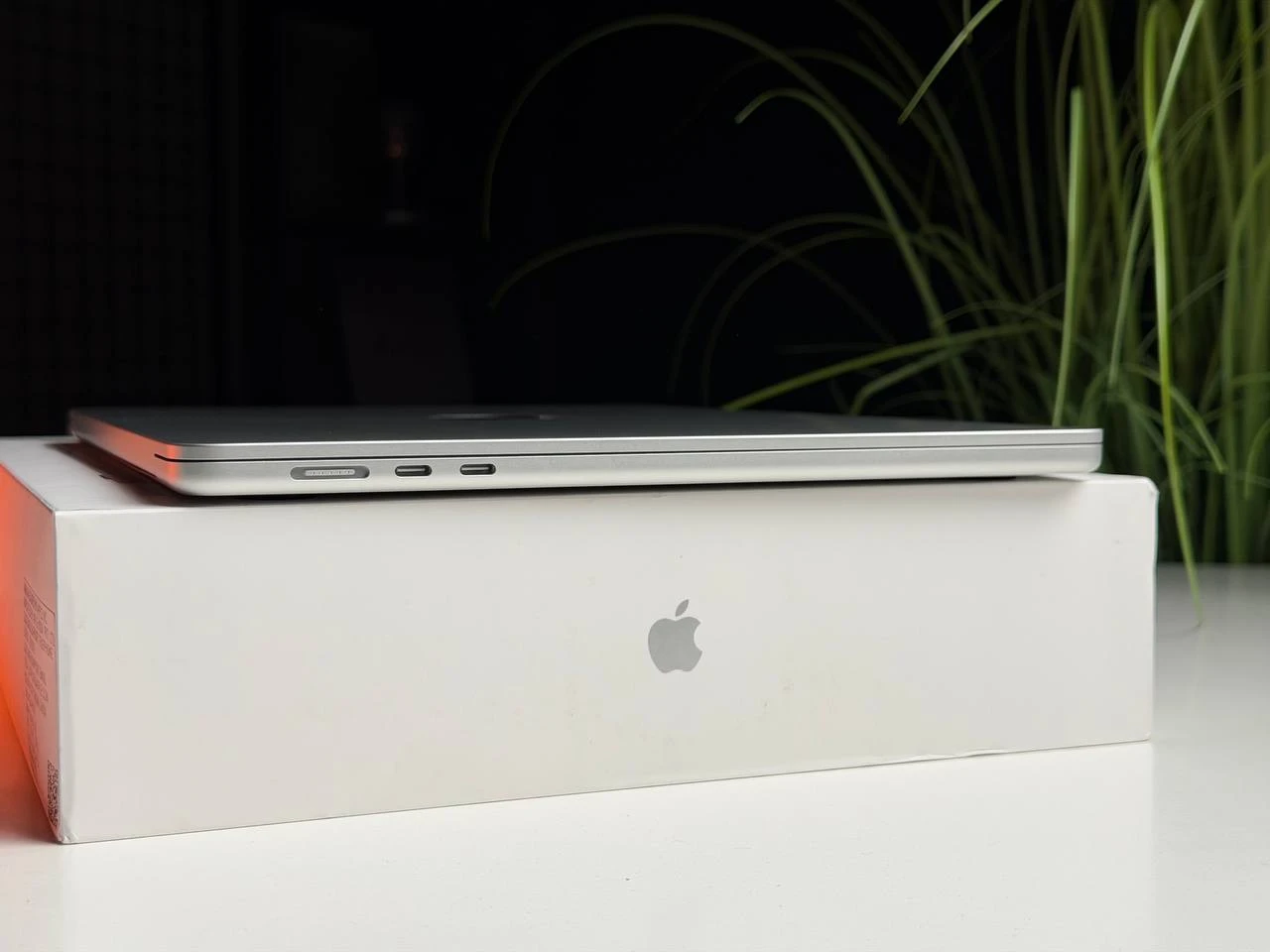 ВІТРИННИЙ MacBook Air 15" M2/8GB/512GB Silver 2023 (MQKT3) - Стан: гарний | Акумулятор: 100% | Комплектація: повний | Гарантія: 3 міс.
