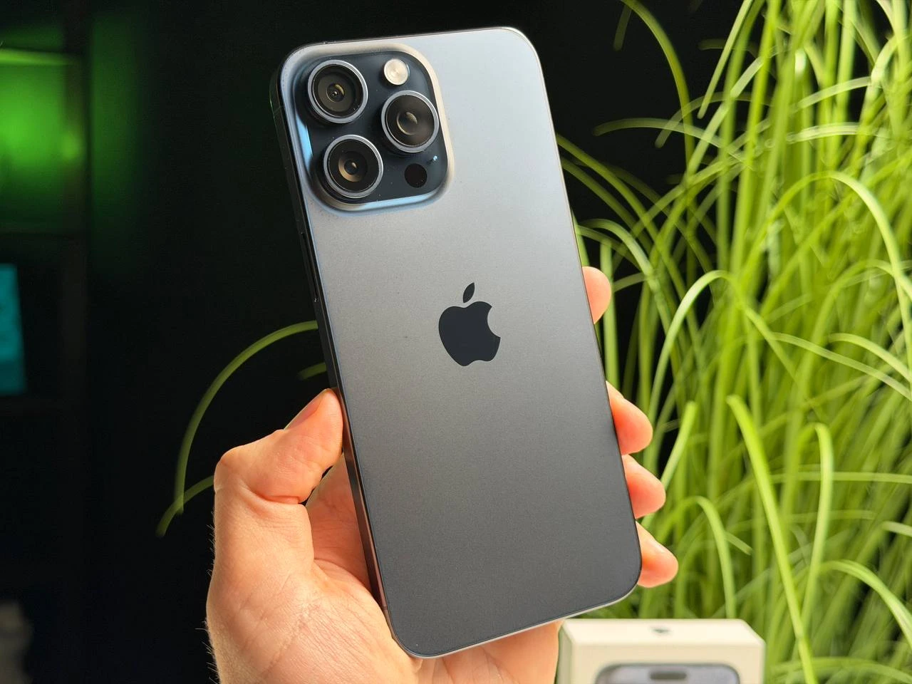 ВЖИВАНИЙ Б/У Apple iPhone 15 Pro Max 512GB Blue Titanium (MU7F3) - Стан: гарний | Акумулятор: 100% | Комплектація: повний | Гарантія: 3 міс.