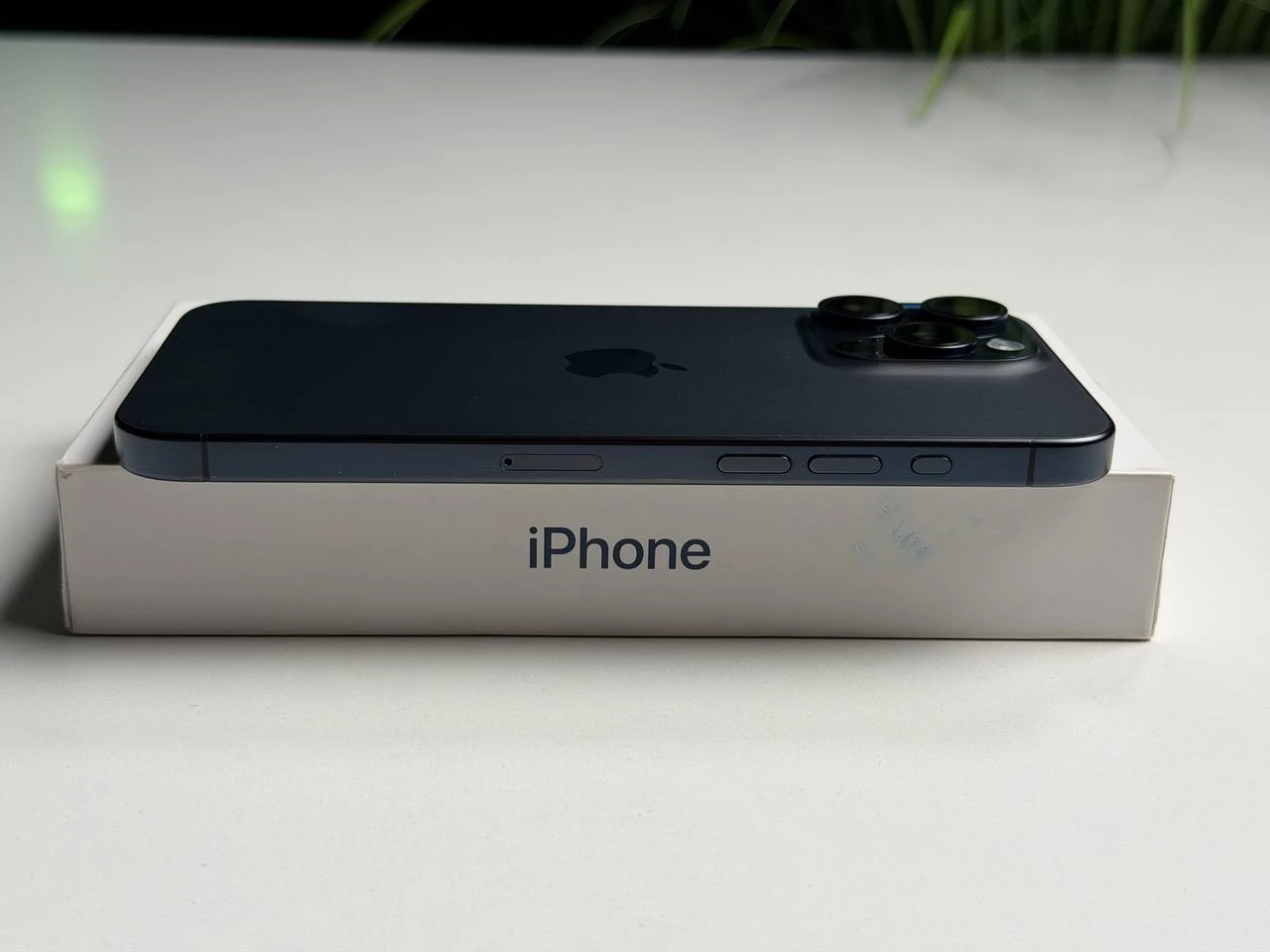 ВЖИВАНИЙ Б/У Apple iPhone 15 Pro Max 512GB Blue Titanium (MU7F3) - Стан: гарний | Акумулятор: 100% | Комплектація: повний | Гарантія: 3 міс.