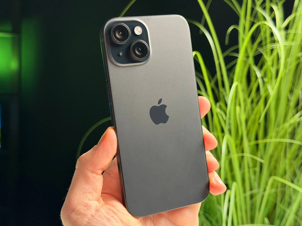 ВЖИВАНИЙ Б/У Apple iPhone 15 256GB Black eSim (MTM43) - Стан: гарний | Акумулятор: 99% | Комплектація: повний | Гарантія: 3 міс.