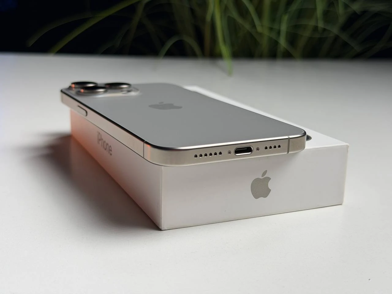 ВЖИВАНИЙ Б/У Apple iPhone 15 Pro Max 512GB Natural Titanium (MU7E3) - Стан: ідеальний | Акумулятор: 89% | Комплектація: повний | Гарантія: 3 міс.