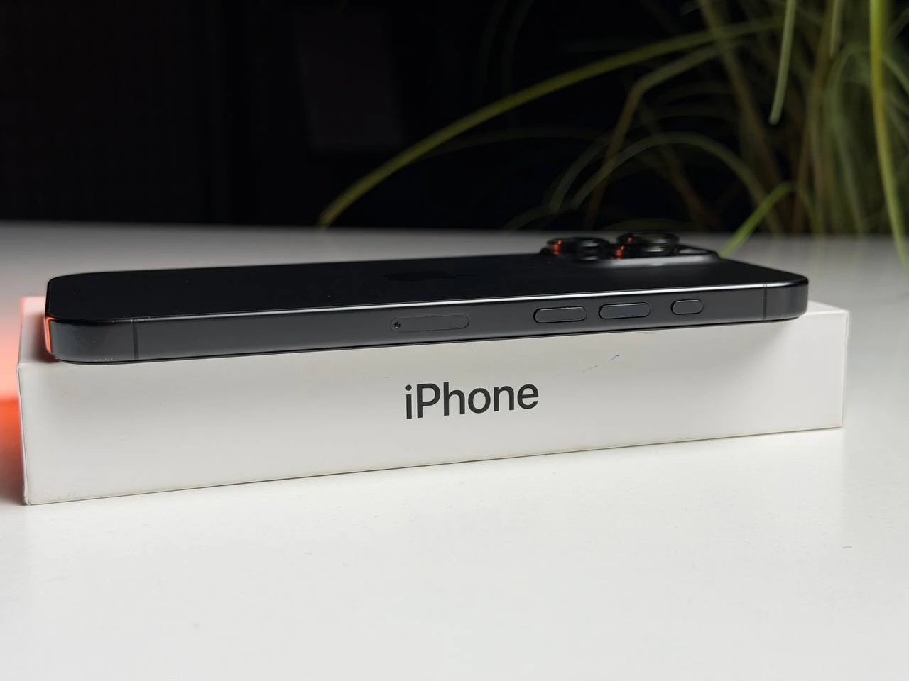 ВЖИВАНИЙ Б/У Apple iPhone 16 Pro Max 256GB Black Titanium (MYWV3) - Стан: гарний | Акумулятор: 94% | Комплектація: повний | Гарантія: 3 міс.