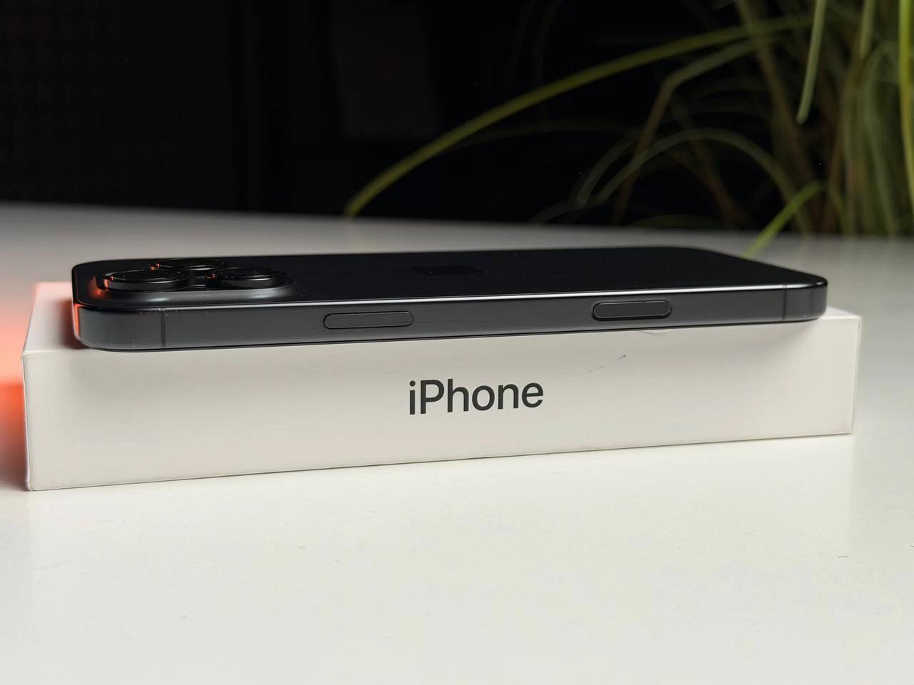 ВЖИВАНИЙ Б/У Apple iPhone 16 Pro Max 256GB Black Titanium (MYWV3) - Стан: гарний | Акумулятор: 94% | Комплектація: повний | Гарантія: 3 міс.