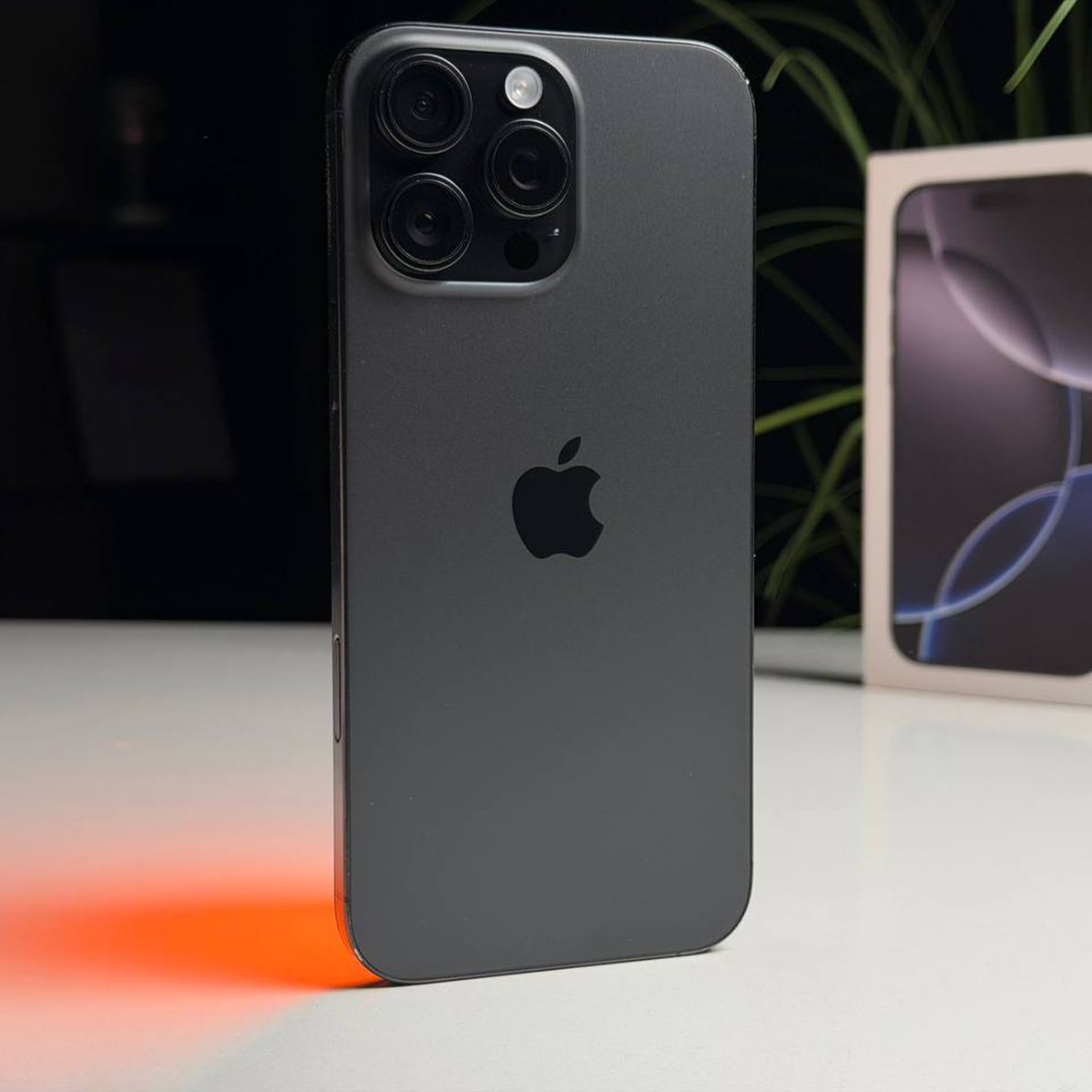 ВЖИВАНИЙ Б/У Apple iPhone 16 Pro Max 256GB Black Titanium (MYWV3) - Стан: гарний | Акумулятор: 94% | Комплектація: повний | Гарантія: 3 міс.