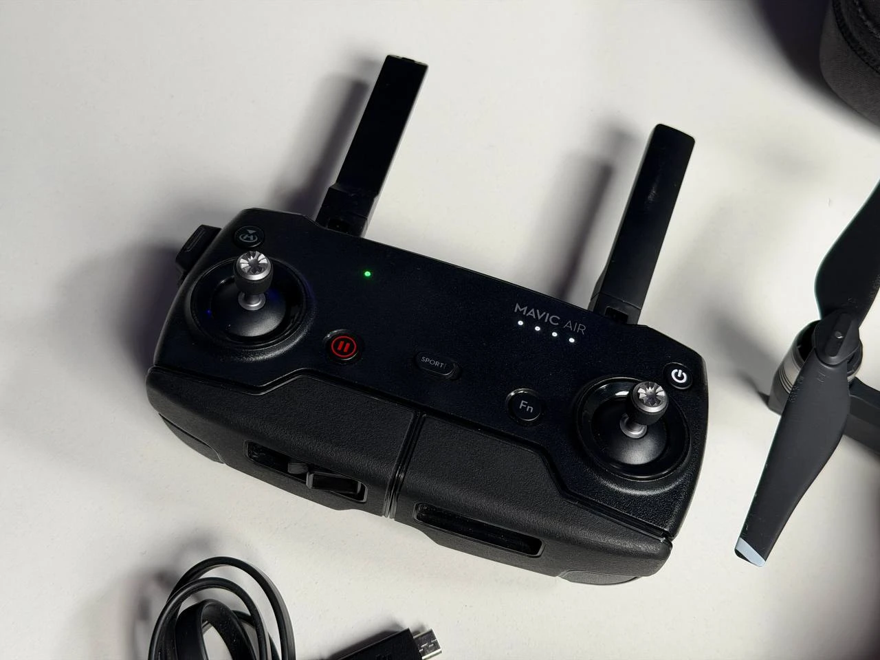 ВЖИВАНИЙ Б/У Квадрокоптер DJI Mavic Air (U11X) - Состояние: хорошее | Комплектация: полный | Гарантия: 1 мес.