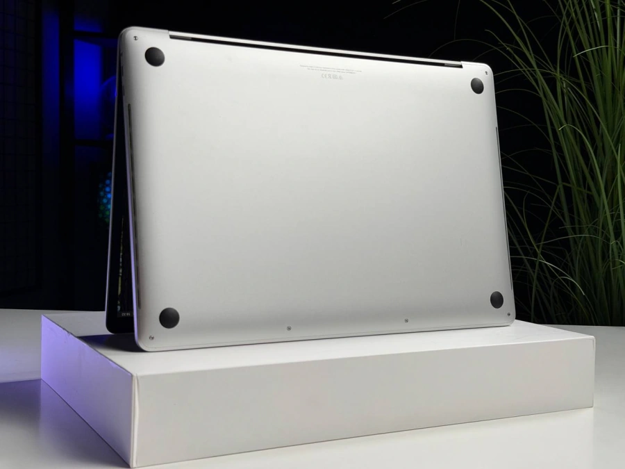ВЖИВАНИЙ Б/У MacBook Pro 15" Silver (MV932) 2019 i9/16GB/512SSD - Состояние: хорошее | Аккумулятор: 100% | Комплектация: полный | Гарантия: 3 мес.