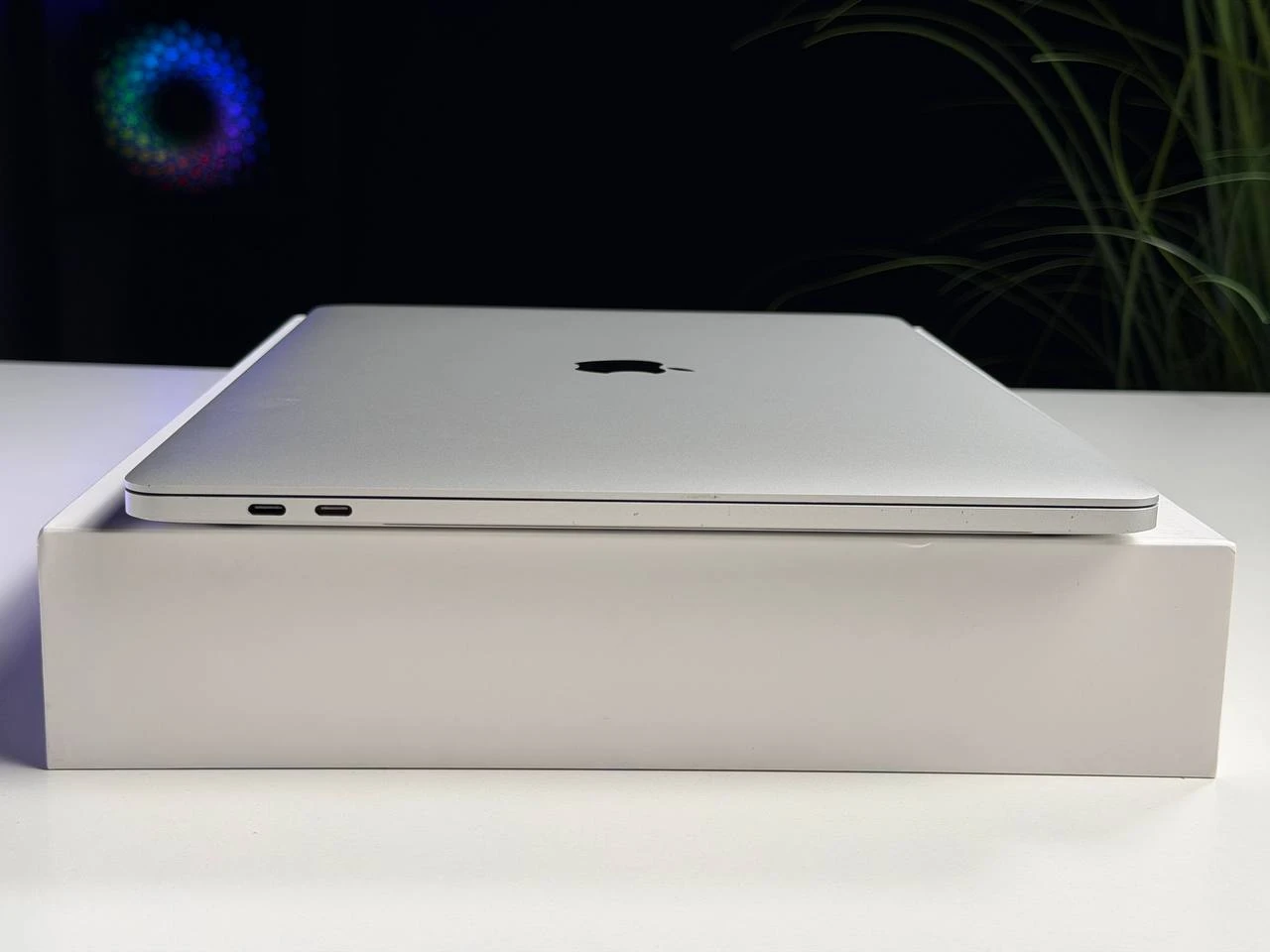 ВЖИВАНИЙ Б/У MacBook Pro 15" Silver (MV932) 2019 i9/16GB/512SSD - Состояние: хорошее | Аккумулятор: 100% | Комплектация: полный | Гарантия: 3 мес.