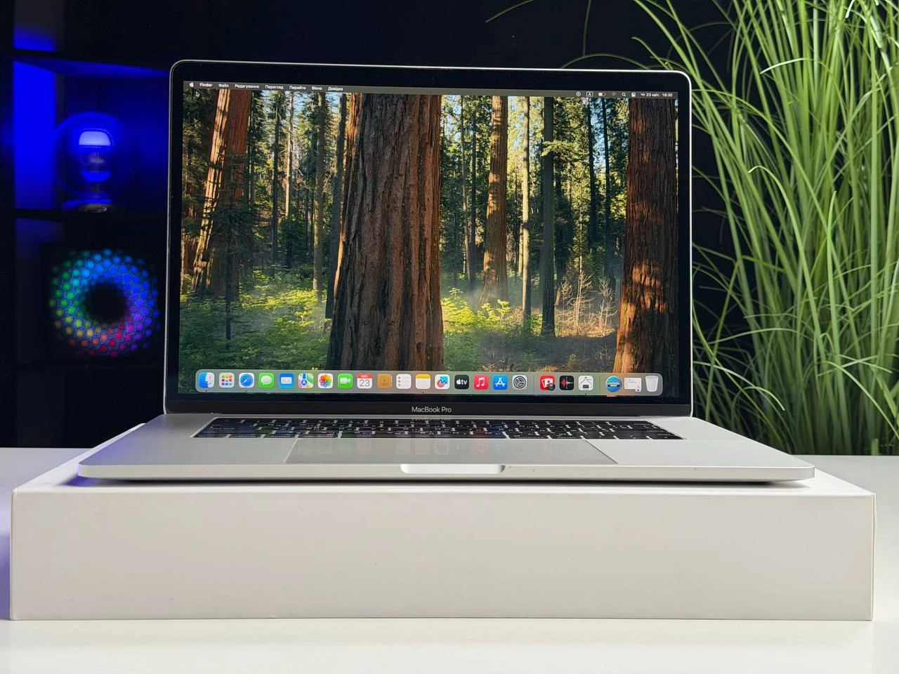 ВЖИВАНИЙ Б/У MacBook Pro 15" Silver (MV932) 2019 i9/16GB/512SSD - Состояние: хорошее | Аккумулятор: 100% | Комплектация: полный | Гарантия: 3 мес.
