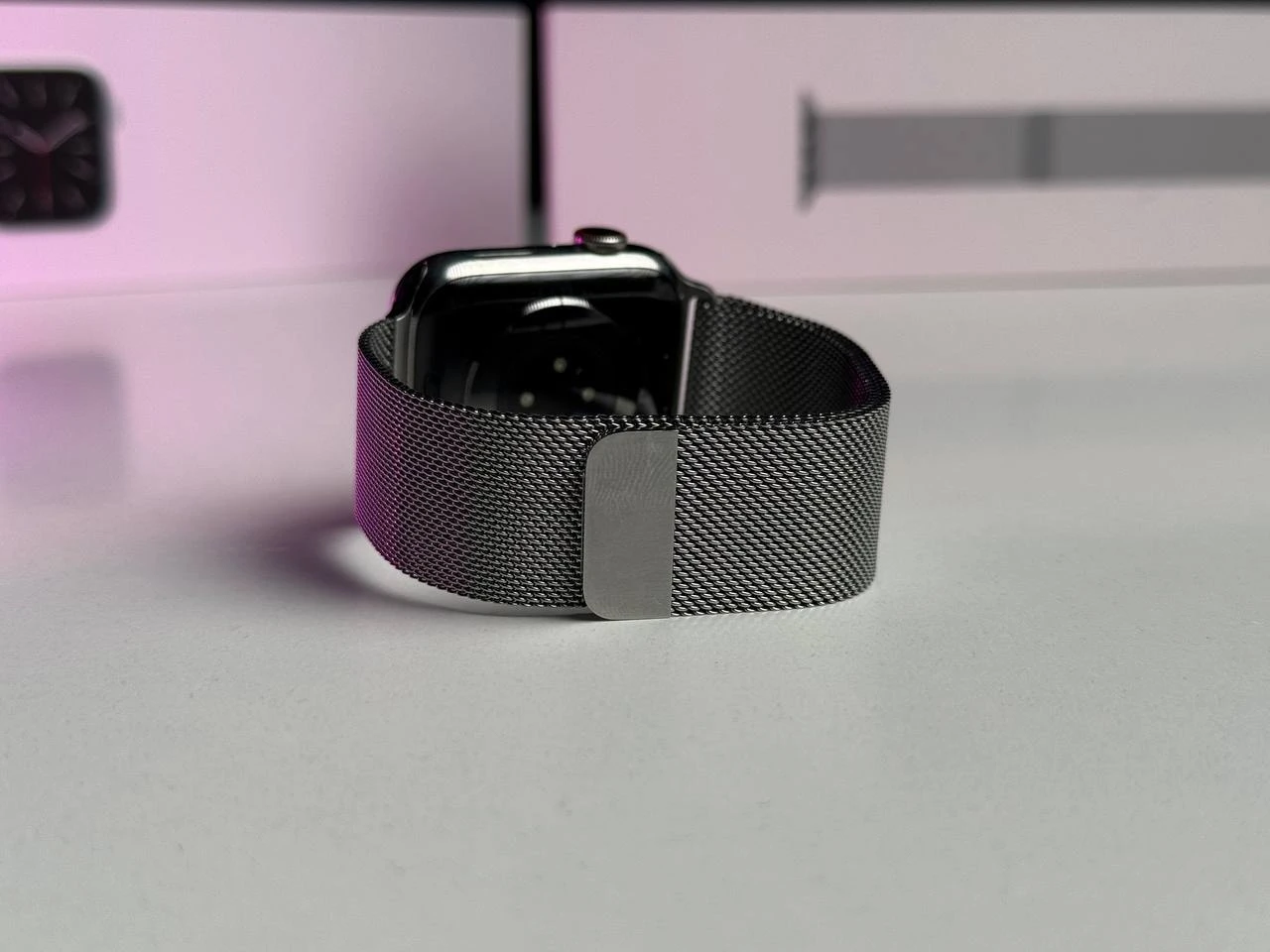 ВЖИВАНИЙ Б/У Apple Watch Series 6 GPS + Cellular 44mm Silver Stainless Steel Case with Silver Milanese Loop (M07M3, M09E3) - Состояние: хороший | Аккумулятор: 100% | Комплектация: полный | Гарантия: 3 мес.