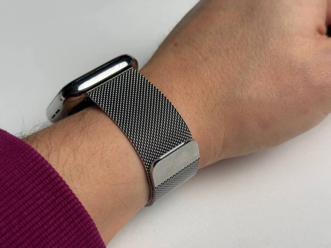 ВЖИВАНИЙ Б/У Apple Watch Series 6 GPS + Cellular 44mm Silver Stainless Steel Case with Silver Milanese Loop (M07M3, M09E3) - Состояние: хороший | Аккумулятор: 100% | Комплектация: полный | Гарантия: 3 мес.