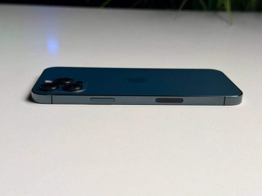 ВЖИВАНИЙ Б/У Apple iPhone 12 Pro Max 256GB Pacific Blue (MGCN3, MGDF3) - Стан: гарний | Акумулятор: 97% | Комплектація: iPhone, кабель | Гарантія: 3 міс.