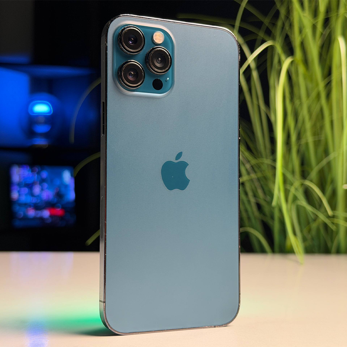 ВЖИВАНИЙ Б/У Apple iPhone 12 Pro Max 256GB Pacific Blue (MGCN3, MGDF3) - Стан: гарний | Акумулятор: 97% | Комплектація: iPhone, кабель | Гарантія: 3 міс.
