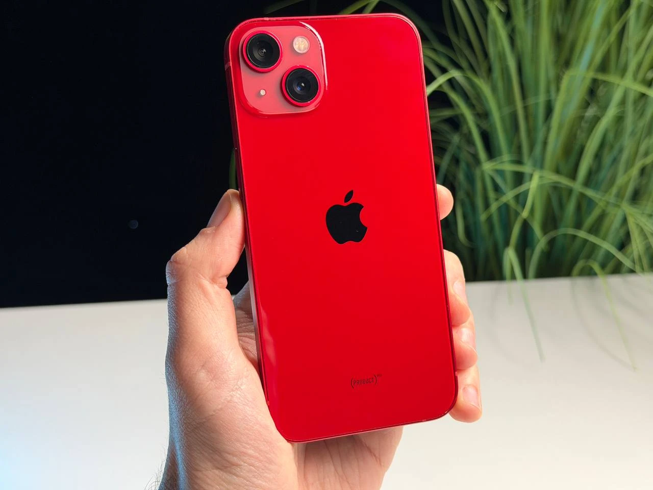 ВЖИВАНИЙ Б/У Apple iPhone 13 128GB (PRODUCT)RED (MLMQ3, MLPJ3) - Состояние: хороший | Аккумулятор: 100% | Комплектация: iPhone, кабель | Гарантия: 3 мес.