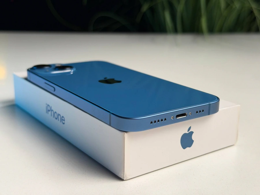 ВЖИВАНИЙ Б/У Apple iPhone 13 256GB Blue (MLN13, MLQA3) - Состояние: хороший | Аккумулятор: 100% | Комплектация: полный | Гарантия: 3 мес.