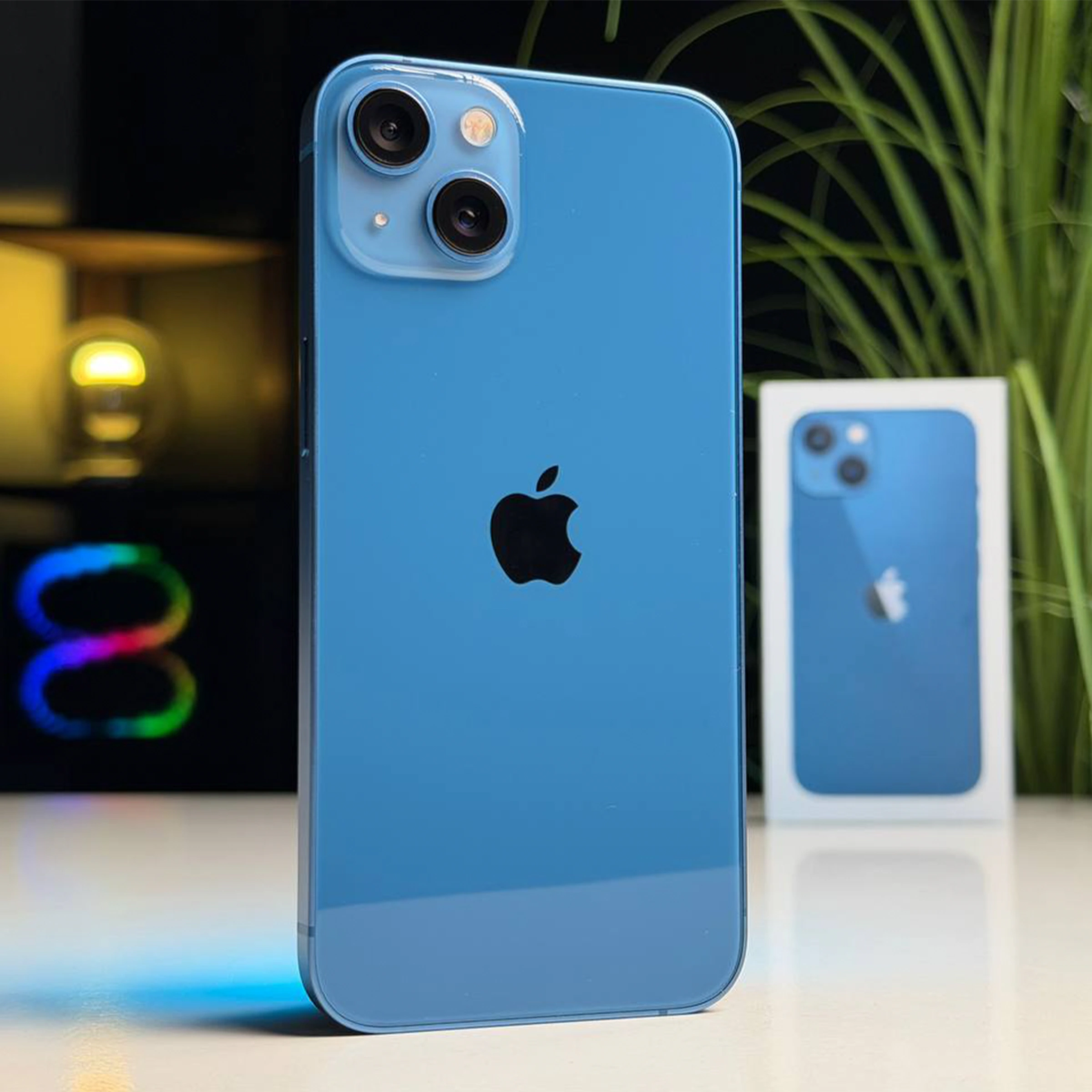 ВЖИВАНИЙ Б/У Apple iPhone 13 256GB Blue (MLN13, MLQA3) - Состояние: хороший | Аккумулятор: 100% | Комплектация: полный | Гарантия: 3 мес.